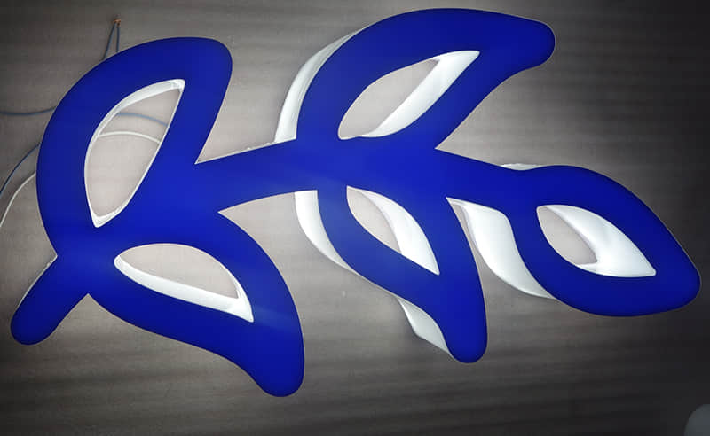 亚克力围边灯箱字