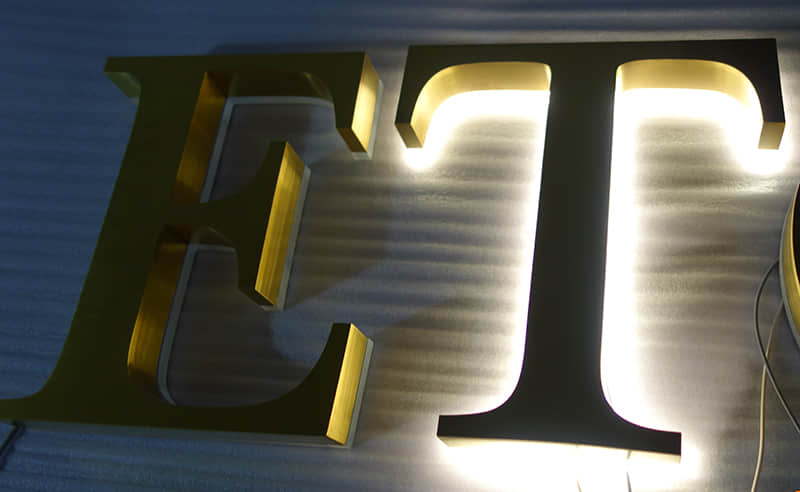 背发光字电镀金色